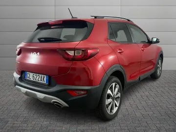 Car image 4