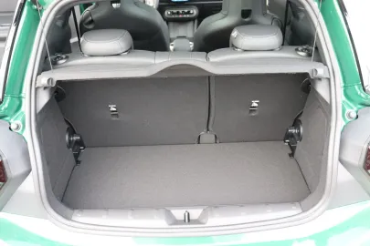 Car image 33
