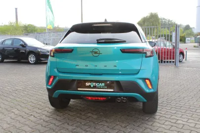 Car image 4