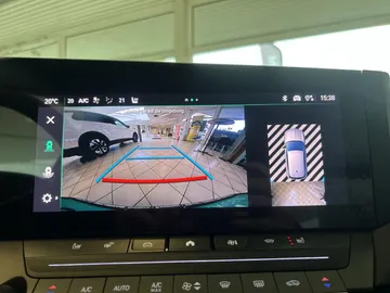 Car image 20