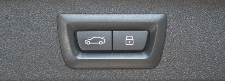 Car image 37