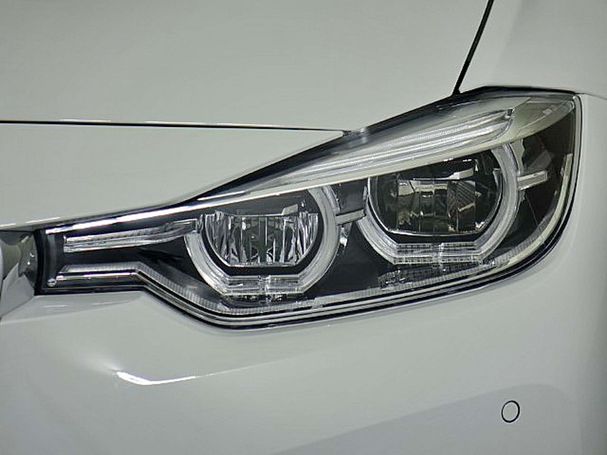 BMW 320i 135 kW image number 23