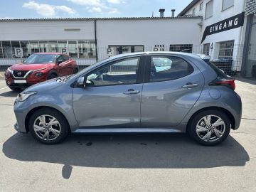 Car image 4