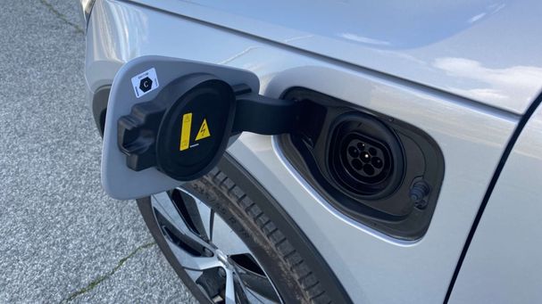 Volvo XC40 Recharge T4 155 kW image number 17