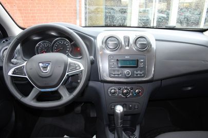 Car image 8