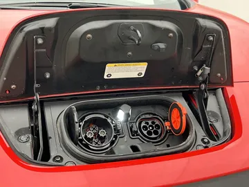 Car image 32