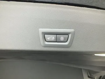 Car image 42