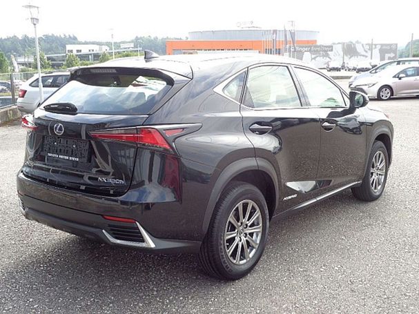 Lexus NX 300 H 145 kW image number 4