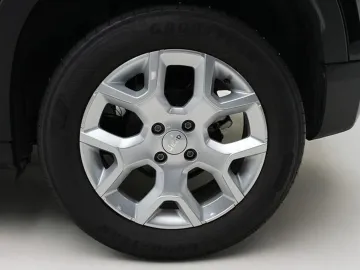 Car image 28