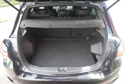 Car image 35