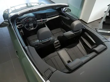 Car image 24