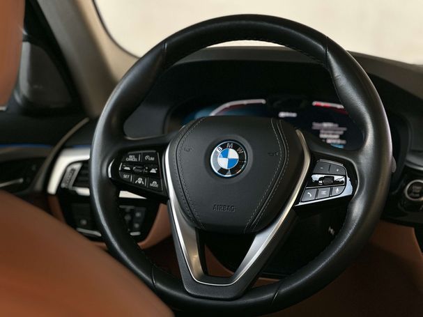 BMW 530 Touring xDrive 215 kW image number 8