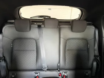 Car image 35