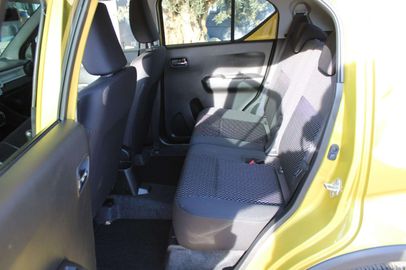 Car image 11