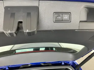 Car image 36
