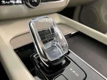 Car image 36