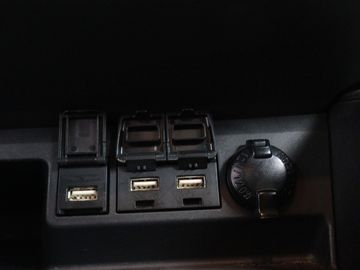 Car image 36