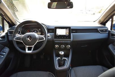 Car image 12