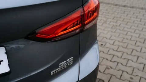 Car image 22