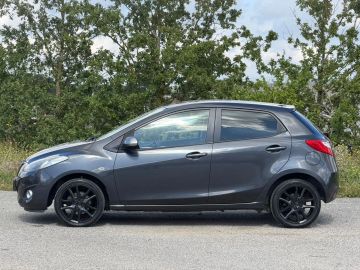 Car image 4