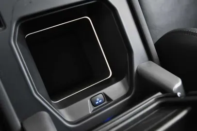 Car image 38