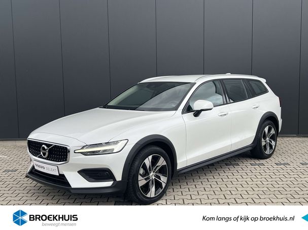 Volvo V60 Cross Country T5 AWD Pro 185 kW image number 1