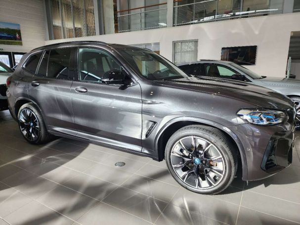 BMW iX3 M Sport Impressive 213 kW image number 2