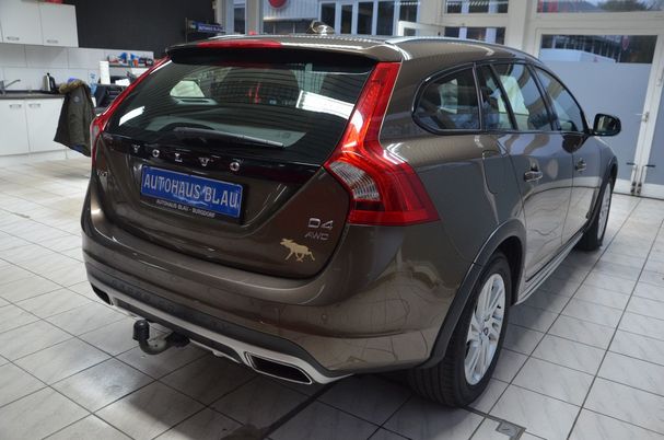 Volvo V60 Cross Country AWD 140 kW image number 4