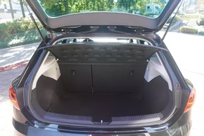 Car image 34