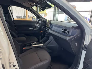 Car image 29