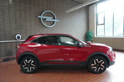 Car image 4