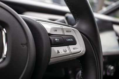 Car image 32