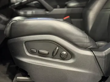 Car image 34