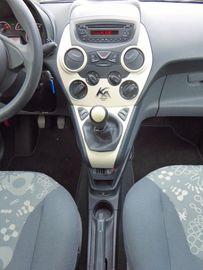 Car image 25