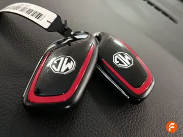 Car image 26