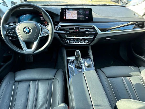 BMW 540i Luxury Line 250 kW image number 10