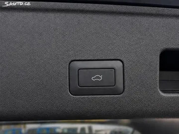 Car image 38