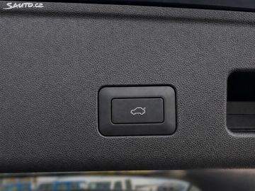 Car image 38