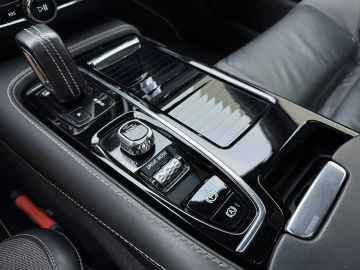 Car image 49