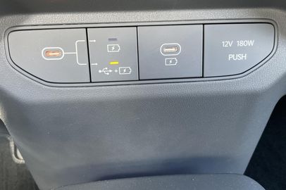 Car image 32