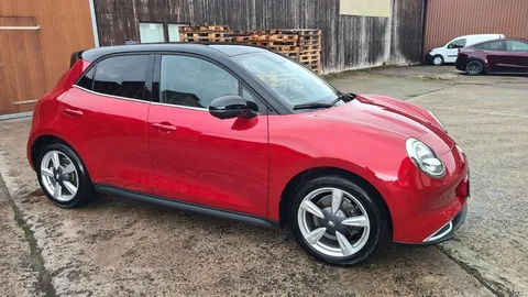 Car image 3