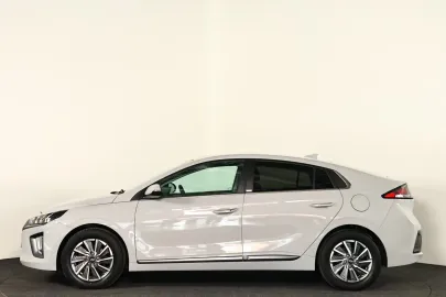 Car image 29