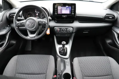 Car image 4
