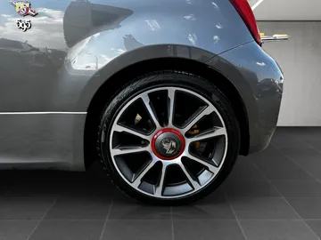 Car image 14