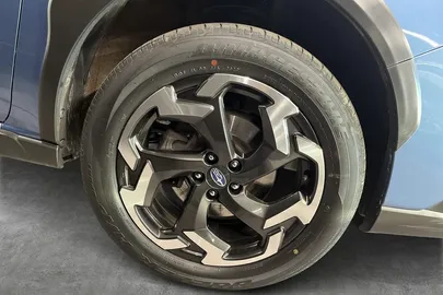 Car image 26