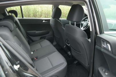 Car image 40