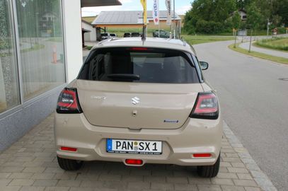 Car image 12