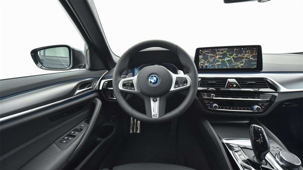 BMW 530 Touring xDrive 185 kW image number 8