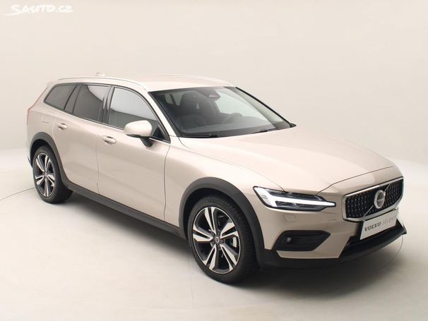 Volvo V60 Cross Country AWD B4 145 kW image number 15