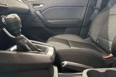 Car image 15